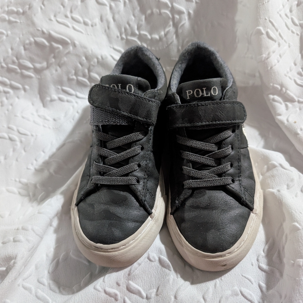 Sneakers - Picture 2 of 4